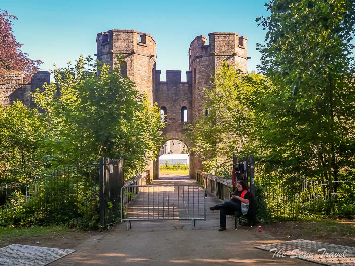 41 bute park cardiff thesanetravel.comP1206036