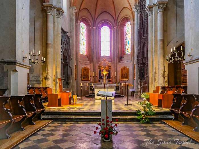 47 cathedral thesanetravel.com P1613551