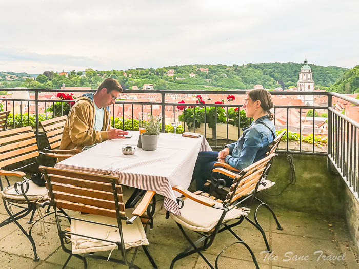 66 lunch thesanetravel.com P1612779