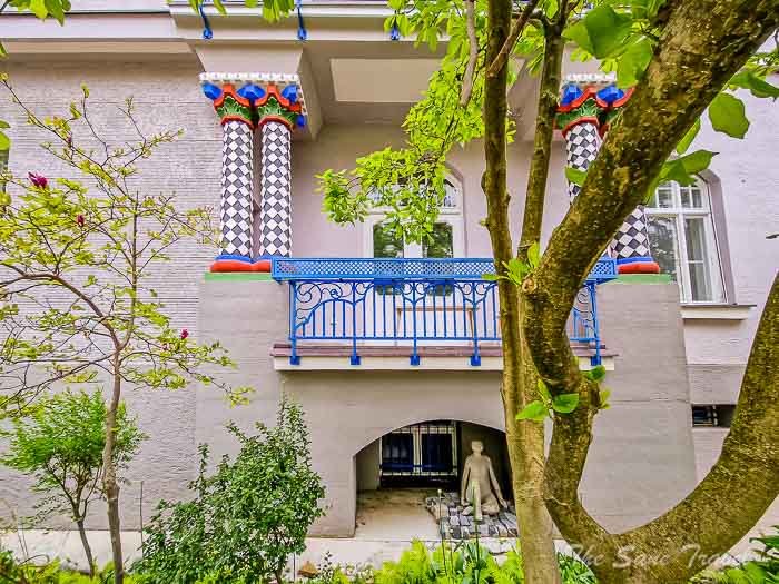 144liquorice swirl house thesanetravel.com 20240425 095407