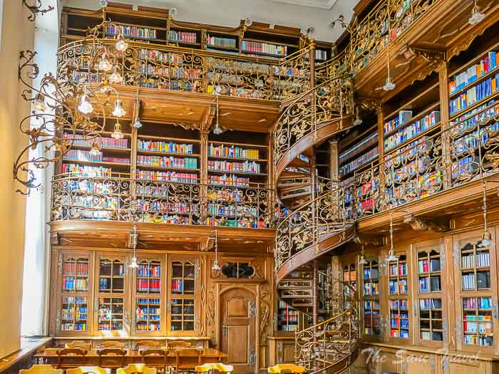 33 library thesanetravel.com P1396275