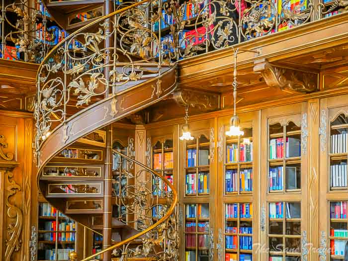 36 library thesanetravel.com P1396305