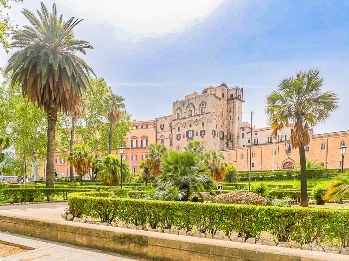 80 palazzo normanni thesanetravel.com P1578437