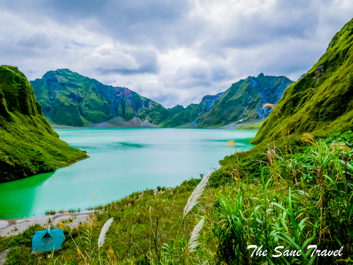 9 hiking to pinatubo volcano philippines www.thesanetravel.com 1150297