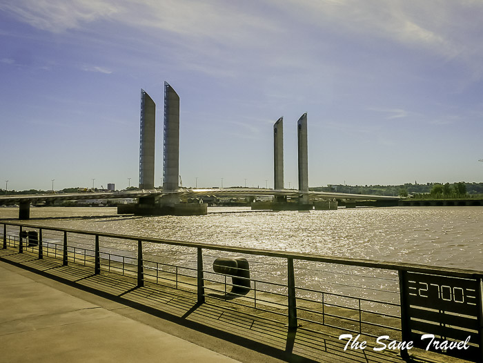 110 pont bordeaux thesanetravel.com P1720806