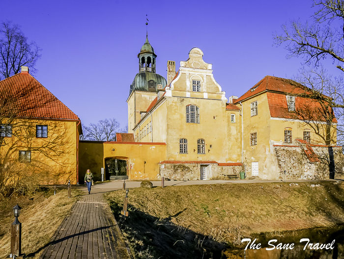 104 straupe castle thesanetravel.com P1960447