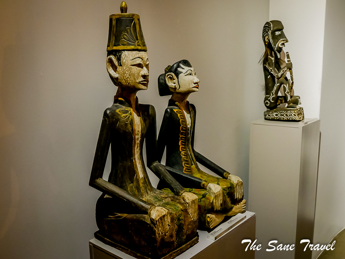 13 riga bourse museum www.thesanetravel.com 1190892