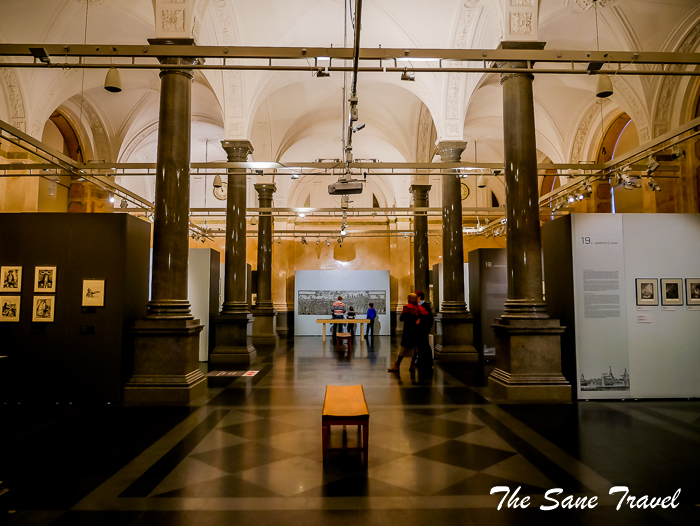 15 riga bourse museum www.thesanetravel.com 1190904