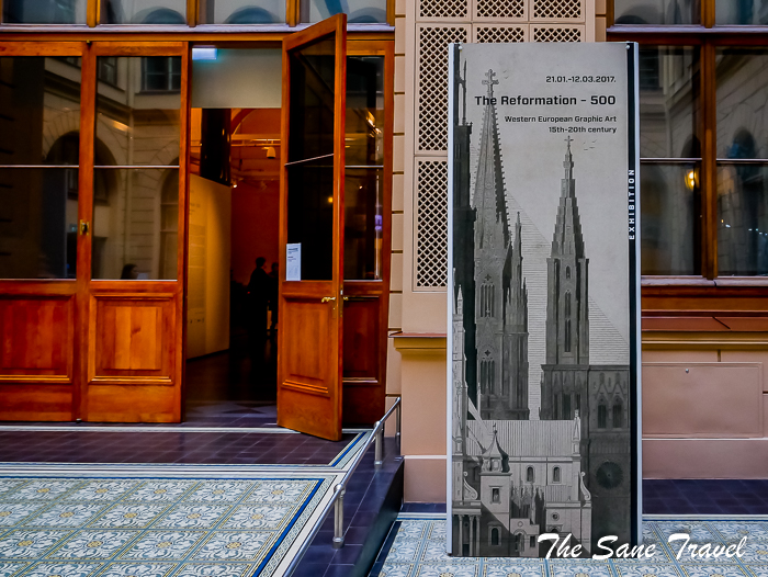 3 riga bourse museum www.thesanetravel.com 1190937