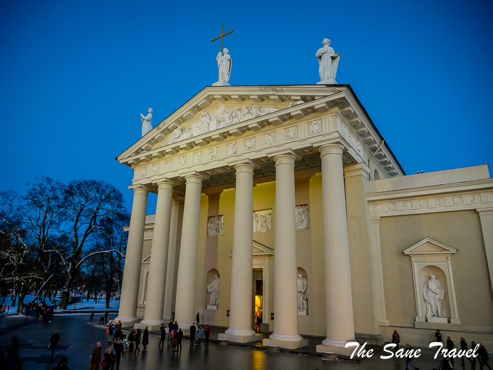 15 vilnius cathedral lithuania www.thesanetravel.com 1180678
