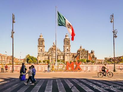 Self-guided walking tour of Mexico City centre